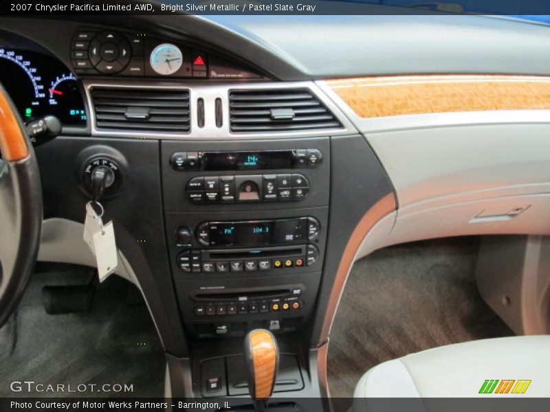 Bright Silver Metallic / Pastel Slate Gray 2007 Chrysler Pacifica Limited AWD