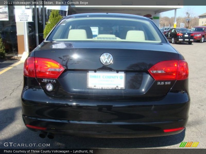 Black / Cornsilk Beige 2011 Volkswagen Jetta SE Sedan