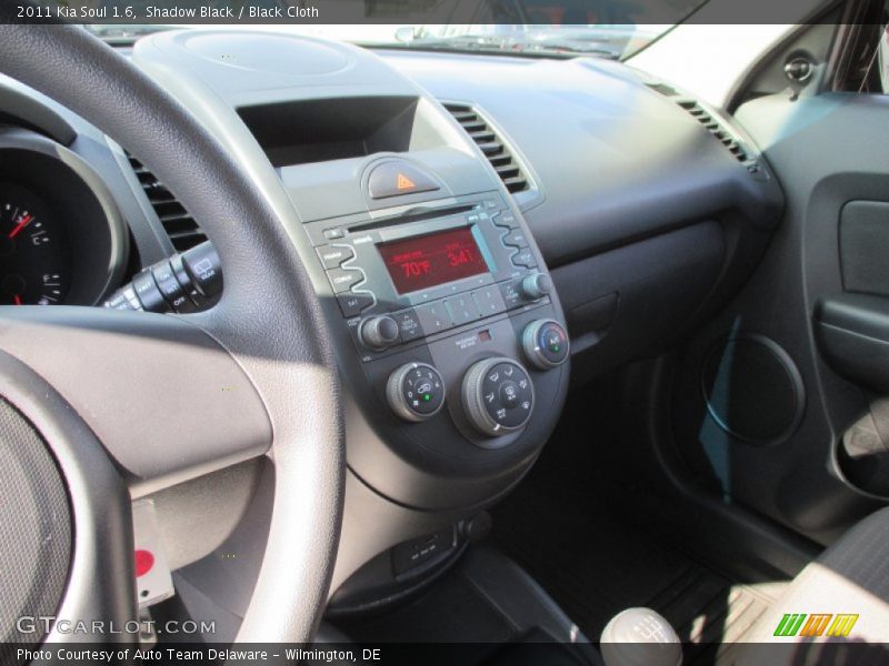 Shadow Black / Black Cloth 2011 Kia Soul 1.6