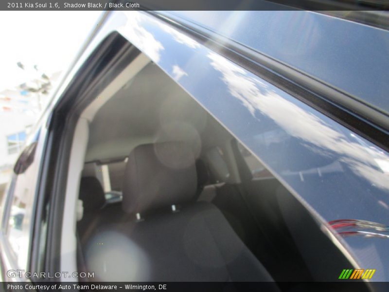 Shadow Black / Black Cloth 2011 Kia Soul 1.6