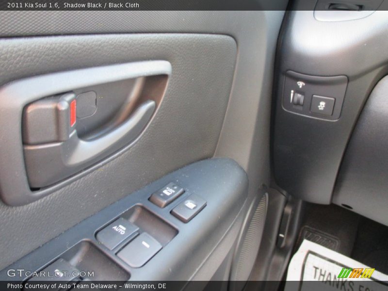 Shadow Black / Black Cloth 2011 Kia Soul 1.6