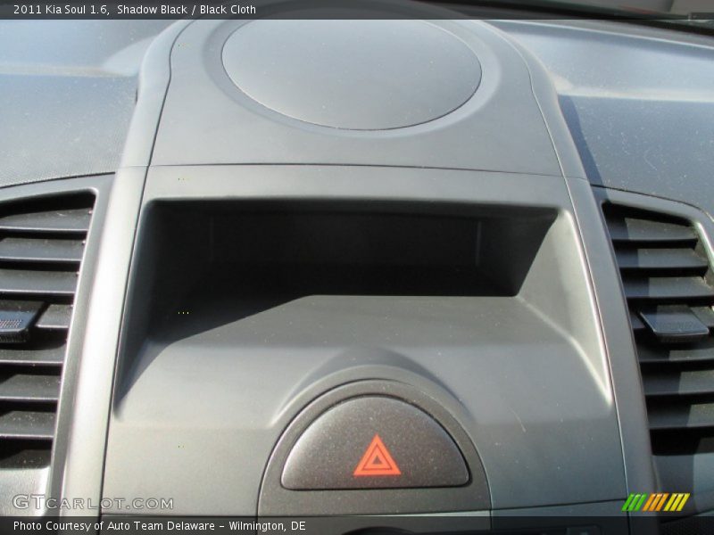 Shadow Black / Black Cloth 2011 Kia Soul 1.6