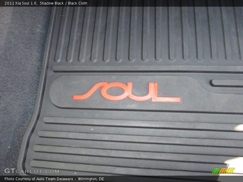 Shadow Black / Black Cloth 2011 Kia Soul 1.6