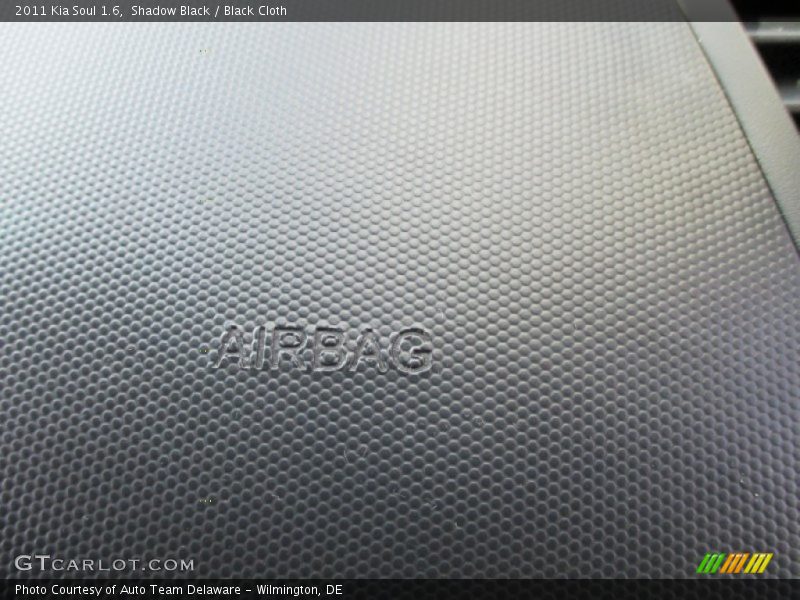 Shadow Black / Black Cloth 2011 Kia Soul 1.6