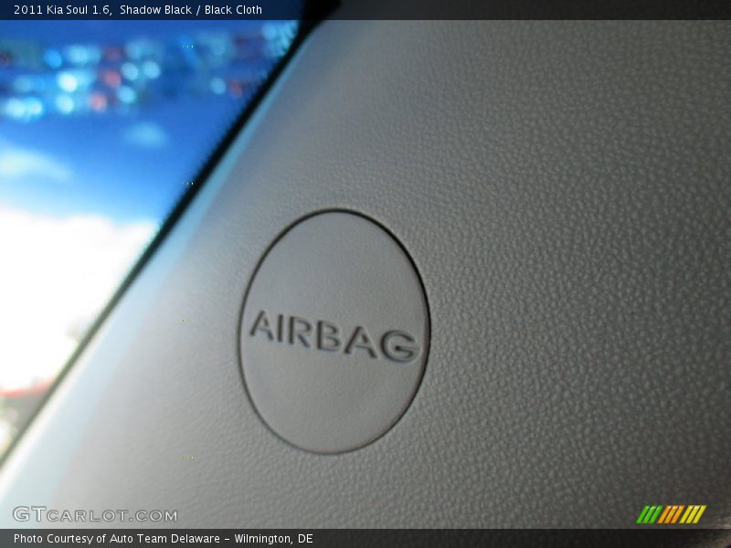Shadow Black / Black Cloth 2011 Kia Soul 1.6