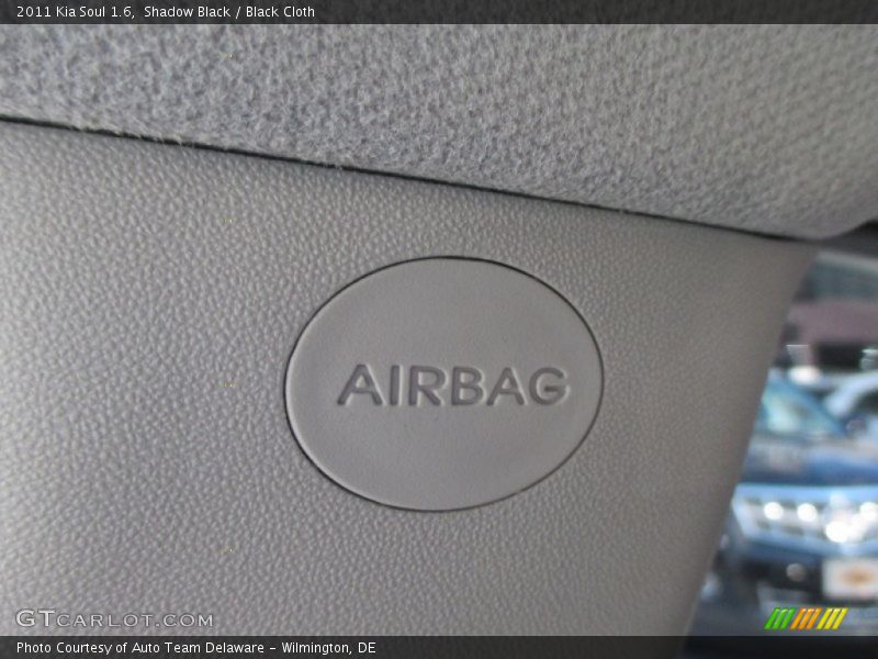Shadow Black / Black Cloth 2011 Kia Soul 1.6