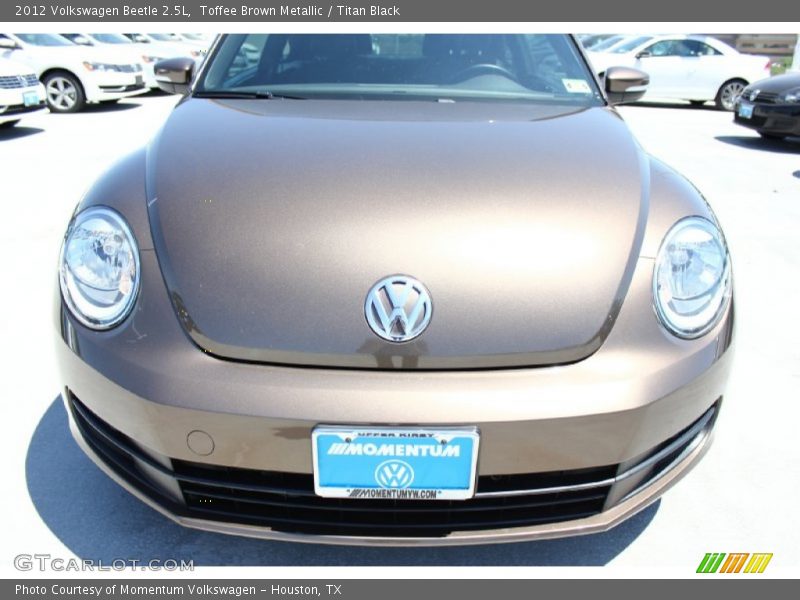 Toffee Brown Metallic / Titan Black 2012 Volkswagen Beetle 2.5L