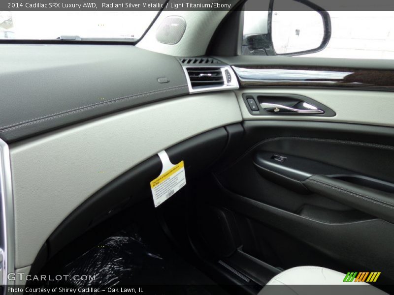 Radiant Silver Metallic / Light Titanium/Ebony 2014 Cadillac SRX Luxury AWD
