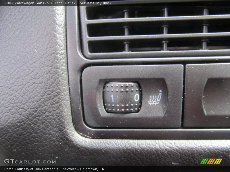 Reflex Silver Metallic / Black 2004 Volkswagen Golf GLS 4 Door