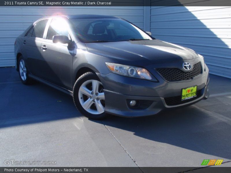 Magnetic Gray Metallic / Dark Charcoal 2011 Toyota Camry SE