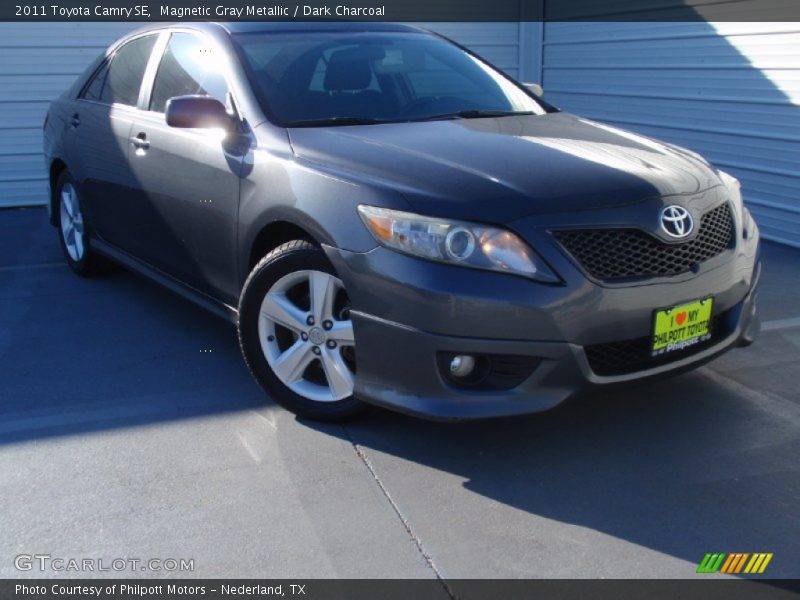Magnetic Gray Metallic / Dark Charcoal 2011 Toyota Camry SE