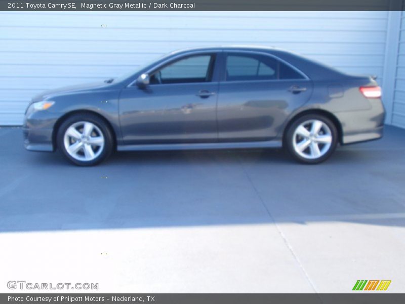 Magnetic Gray Metallic / Dark Charcoal 2011 Toyota Camry SE
