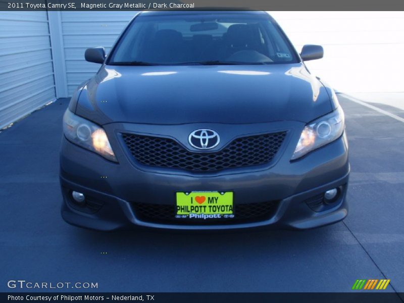 Magnetic Gray Metallic / Dark Charcoal 2011 Toyota Camry SE