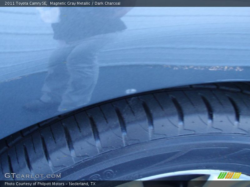 Magnetic Gray Metallic / Dark Charcoal 2011 Toyota Camry SE