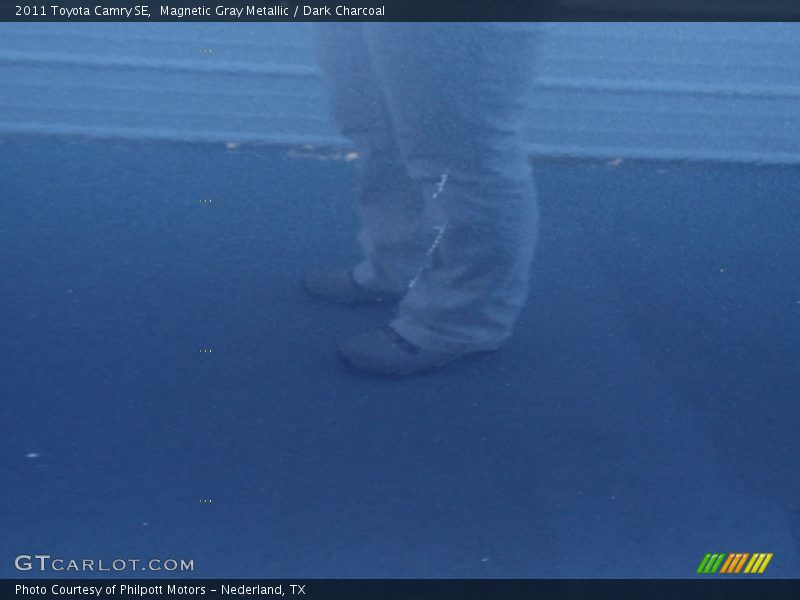 Magnetic Gray Metallic / Dark Charcoal 2011 Toyota Camry SE