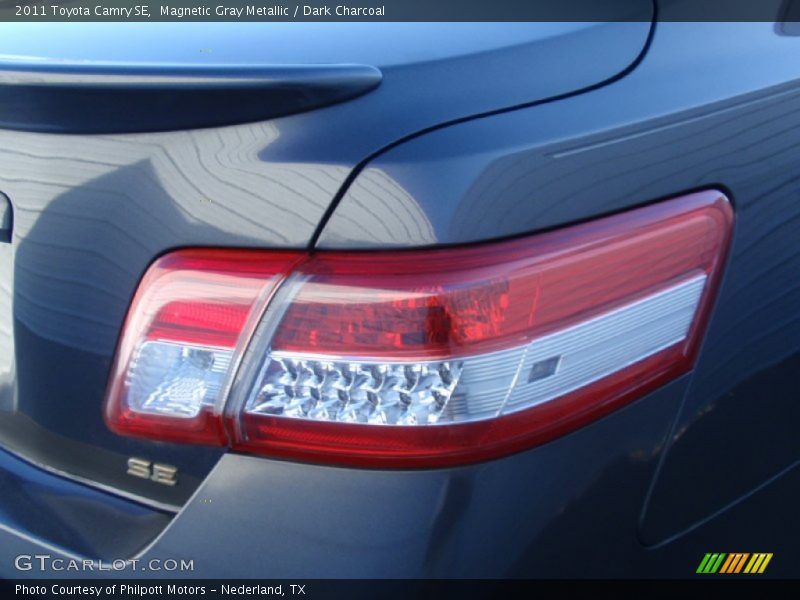 Magnetic Gray Metallic / Dark Charcoal 2011 Toyota Camry SE