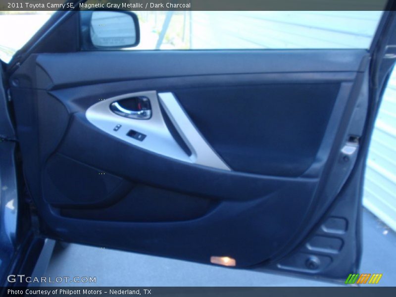 Magnetic Gray Metallic / Dark Charcoal 2011 Toyota Camry SE