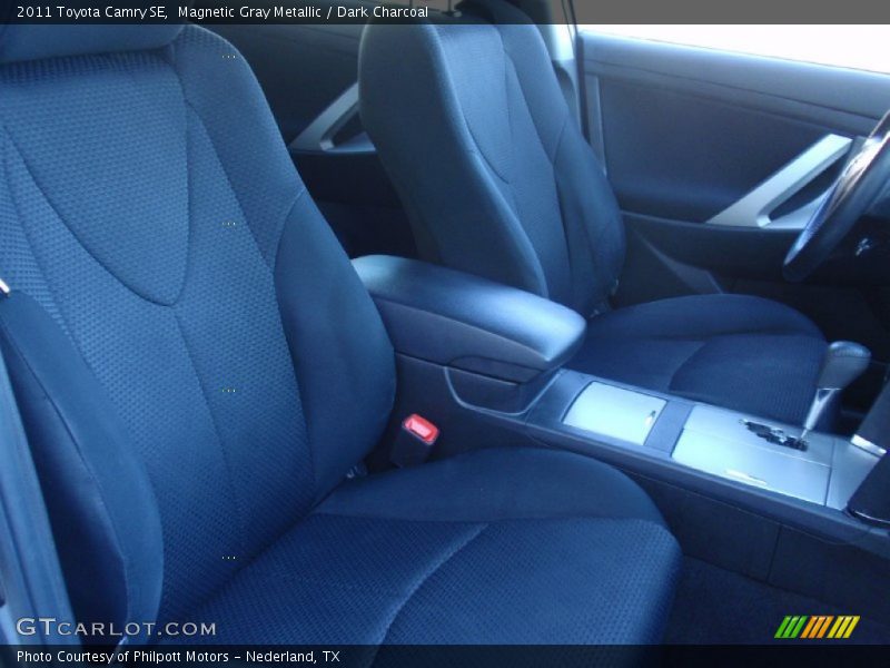 Magnetic Gray Metallic / Dark Charcoal 2011 Toyota Camry SE