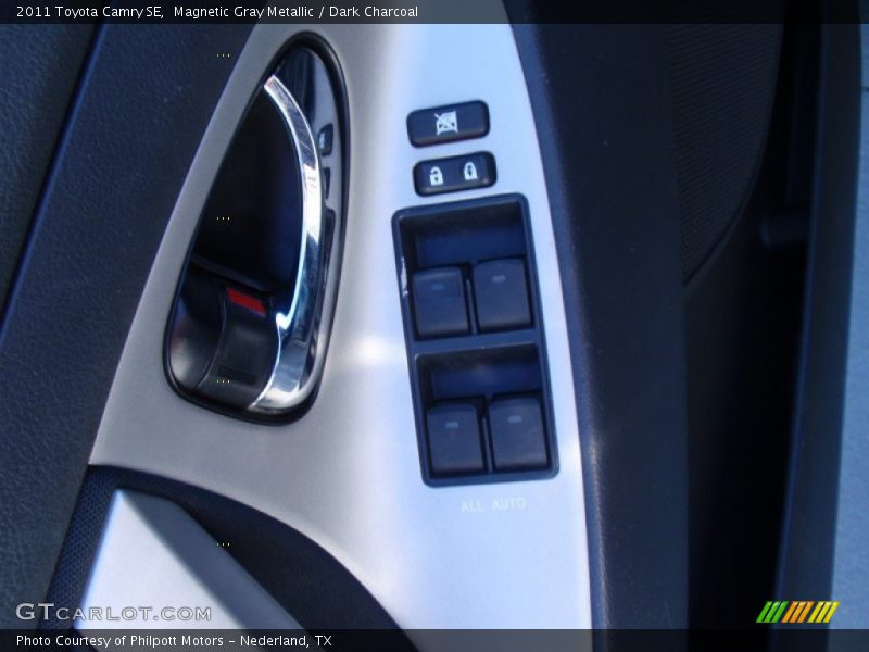 Magnetic Gray Metallic / Dark Charcoal 2011 Toyota Camry SE