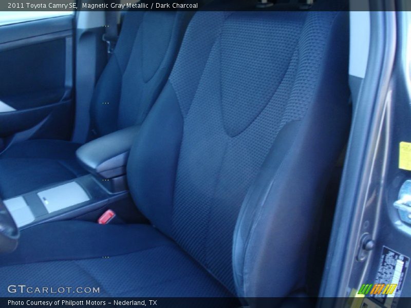 Magnetic Gray Metallic / Dark Charcoal 2011 Toyota Camry SE