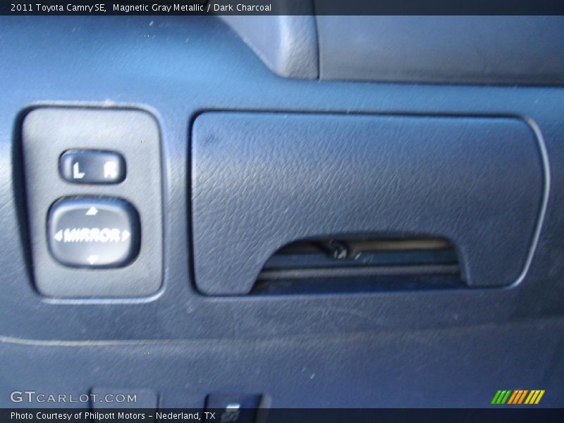 Magnetic Gray Metallic / Dark Charcoal 2011 Toyota Camry SE