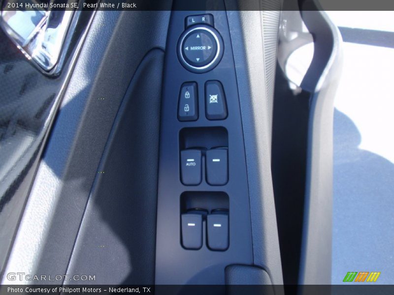 Pearl White / Black 2014 Hyundai Sonata SE