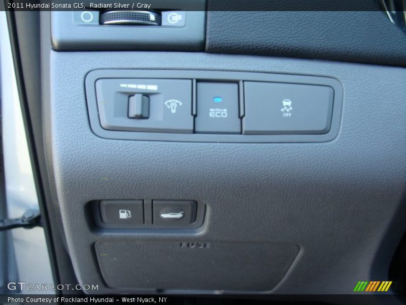 Radiant Silver / Gray 2011 Hyundai Sonata GLS