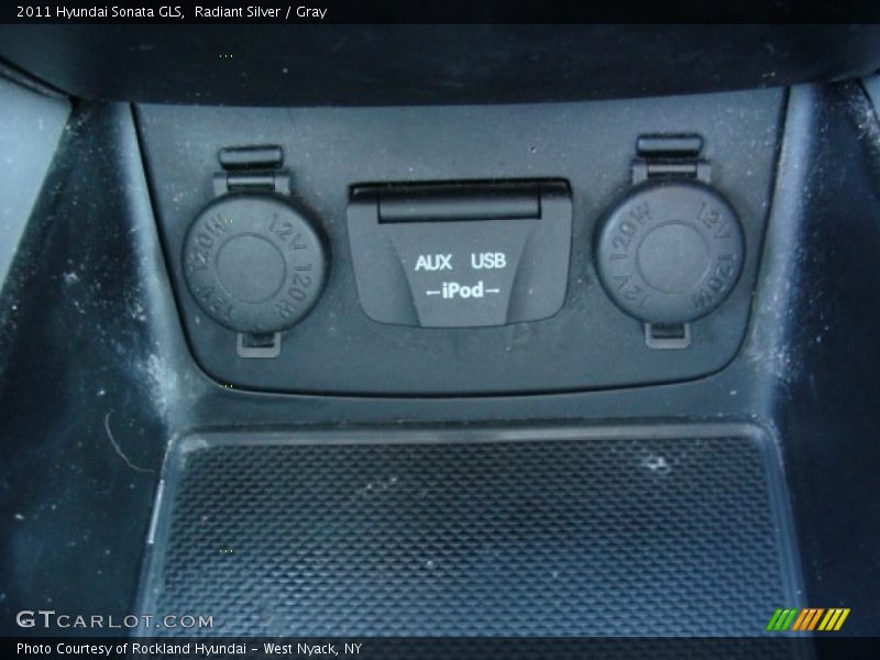 Radiant Silver / Gray 2011 Hyundai Sonata GLS