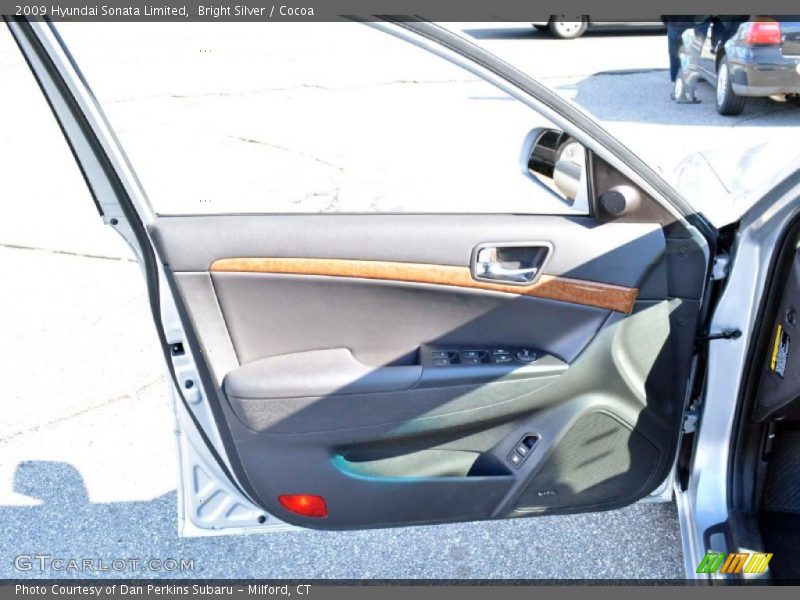 Bright Silver / Cocoa 2009 Hyundai Sonata Limited