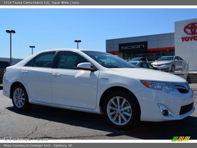 Super White / Ivory 2014 Toyota Camry Hybrid XLE
