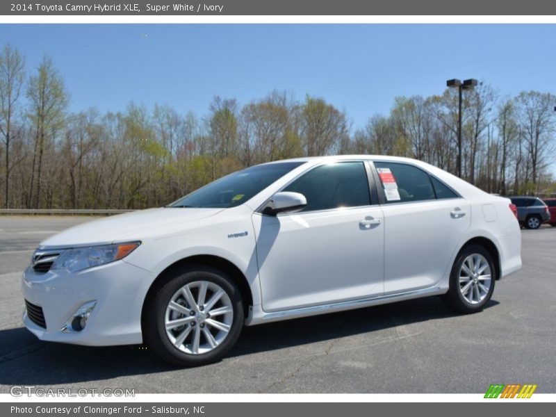 Super White / Ivory 2014 Toyota Camry Hybrid XLE