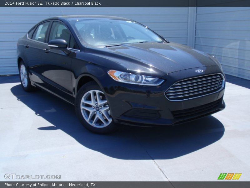 Tuxedo Black / Charcoal Black 2014 Ford Fusion SE