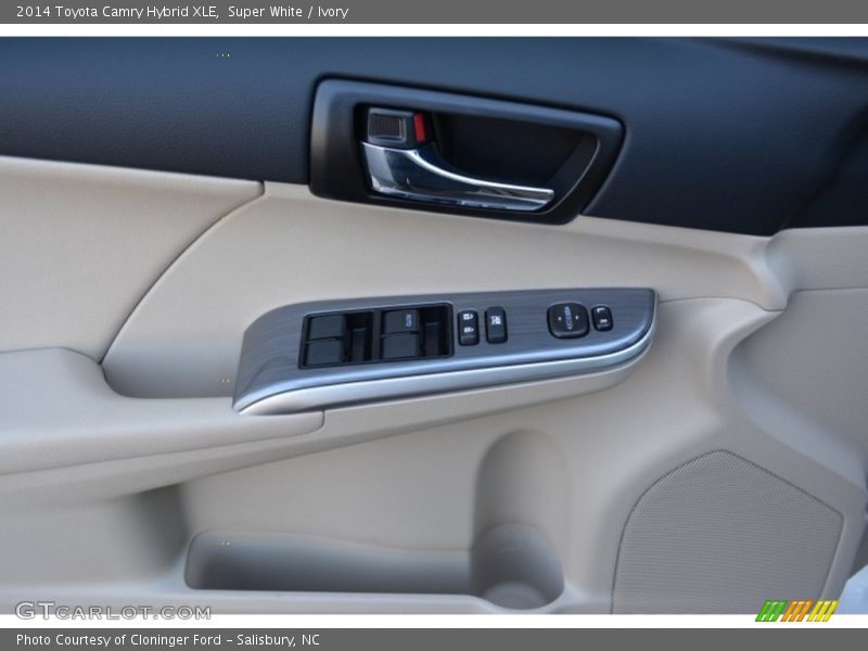 Super White / Ivory 2014 Toyota Camry Hybrid XLE