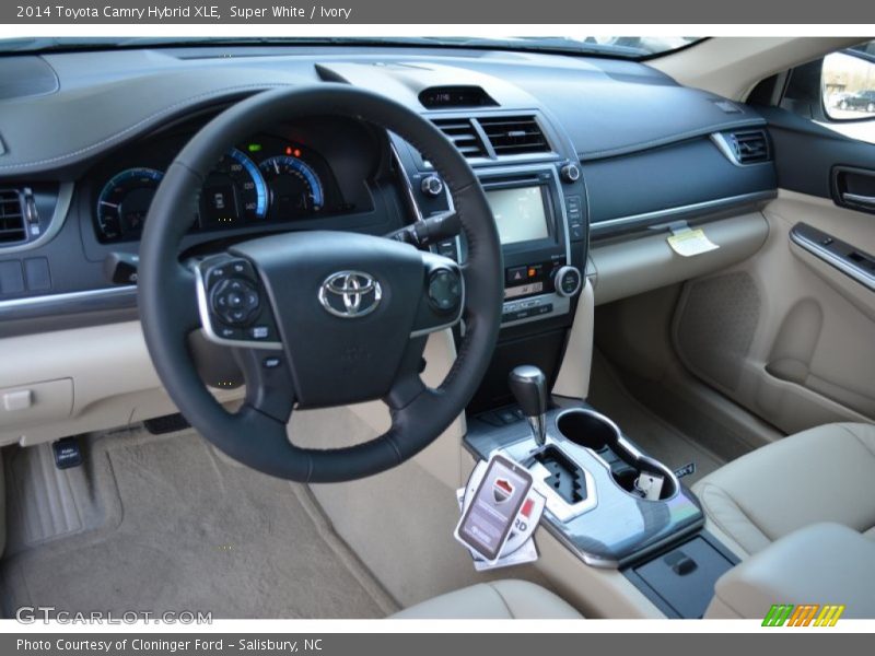 Super White / Ivory 2014 Toyota Camry Hybrid XLE