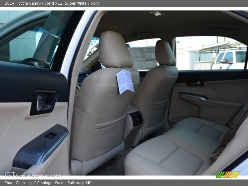 Super White / Ivory 2014 Toyota Camry Hybrid XLE