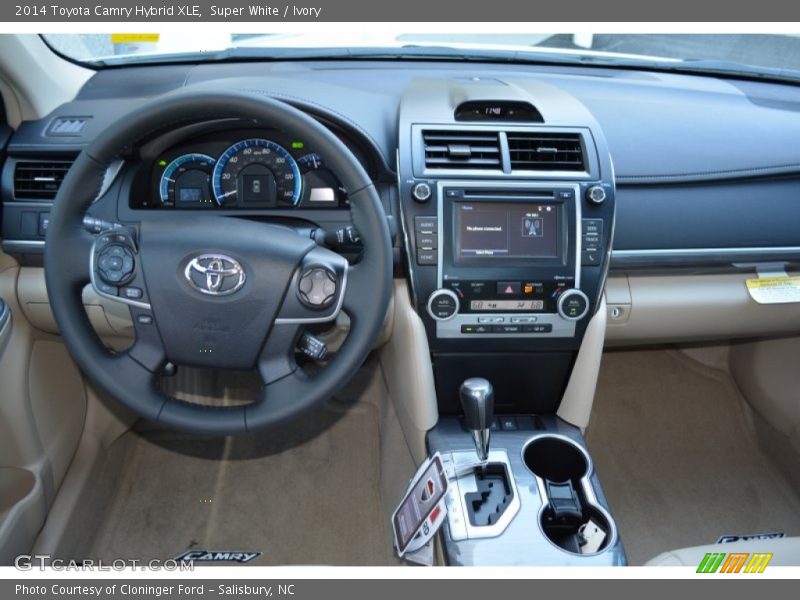 Super White / Ivory 2014 Toyota Camry Hybrid XLE