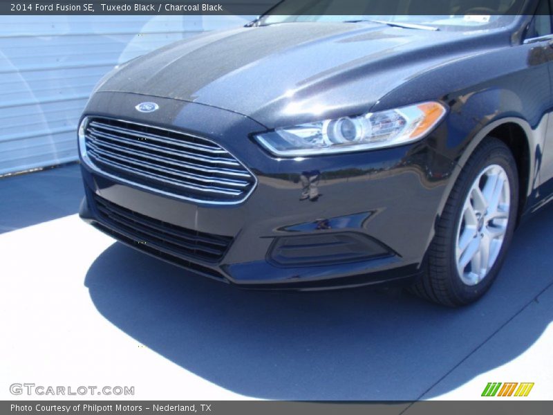 Tuxedo Black / Charcoal Black 2014 Ford Fusion SE