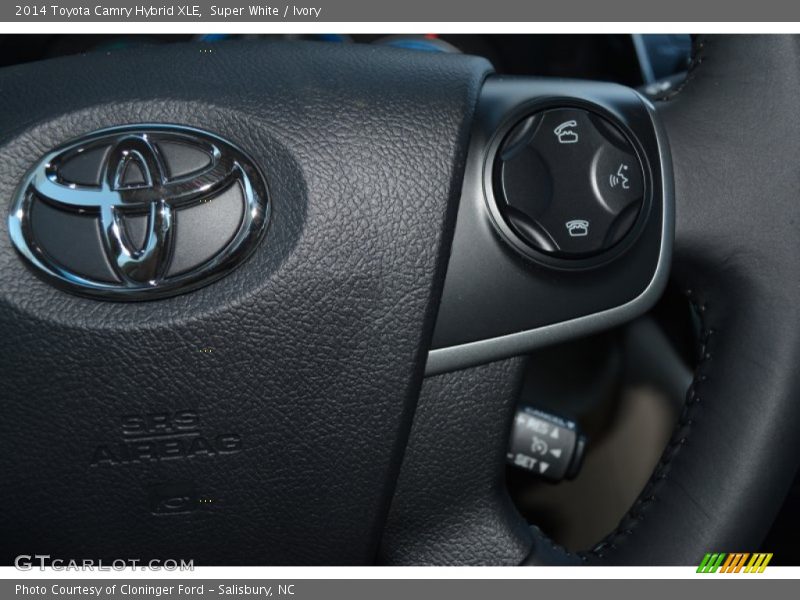 Super White / Ivory 2014 Toyota Camry Hybrid XLE