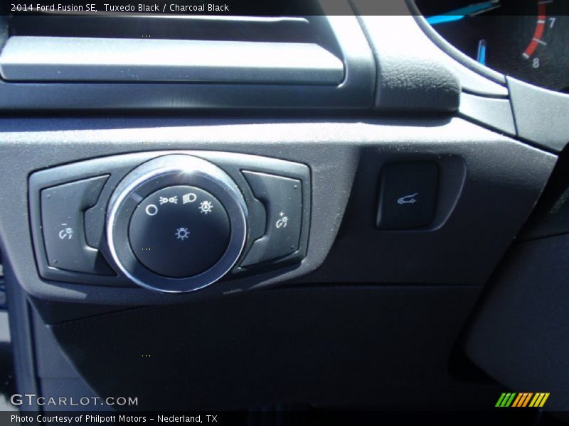 Tuxedo Black / Charcoal Black 2014 Ford Fusion SE