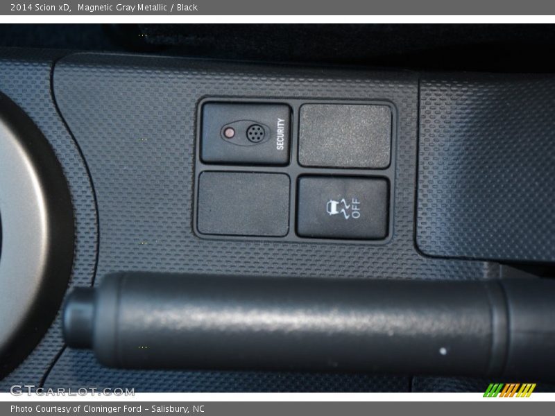 Magnetic Gray Metallic / Black 2014 Scion xD