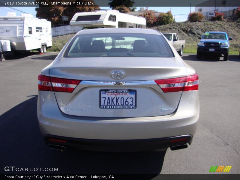 Champagne Mica / Black 2013 Toyota Avalon XLE