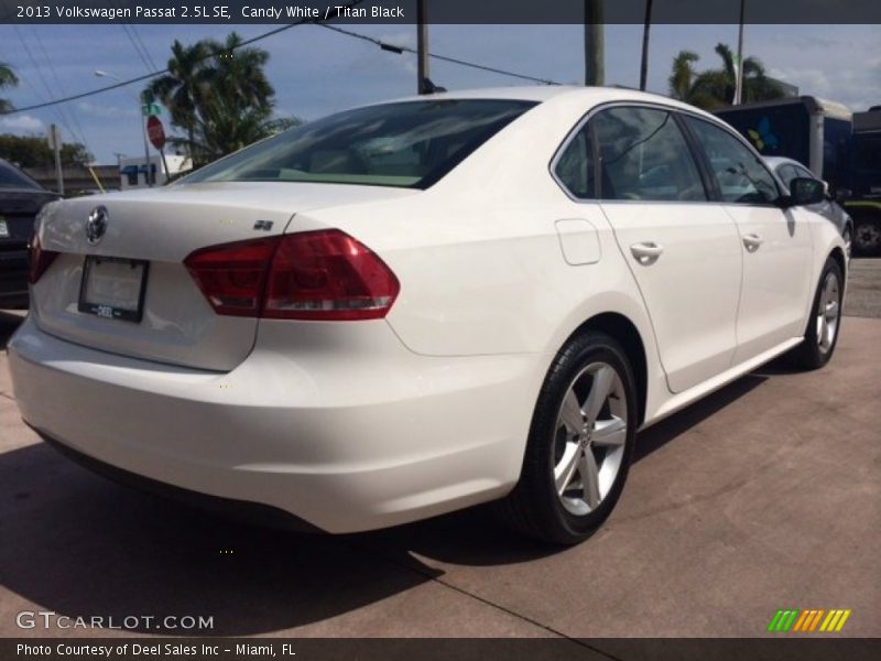 Candy White / Titan Black 2013 Volkswagen Passat 2.5L SE