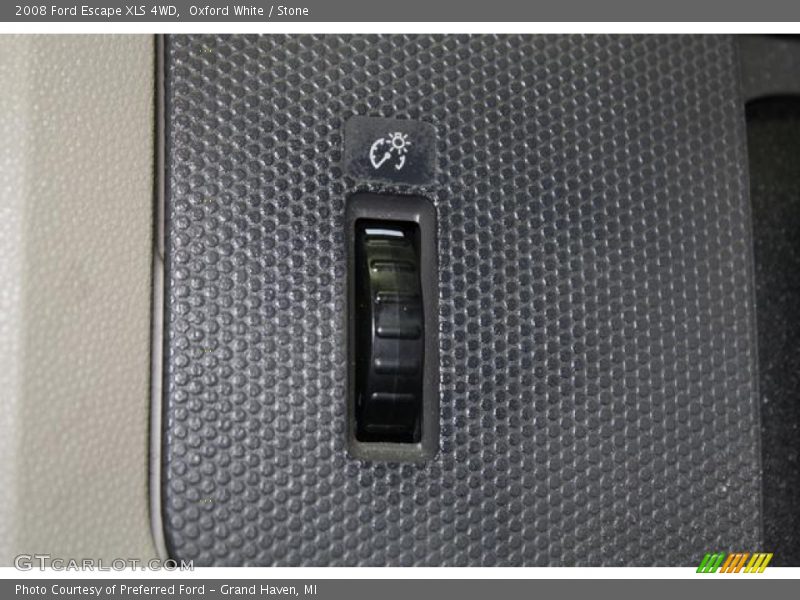 Oxford White / Stone 2008 Ford Escape XLS 4WD