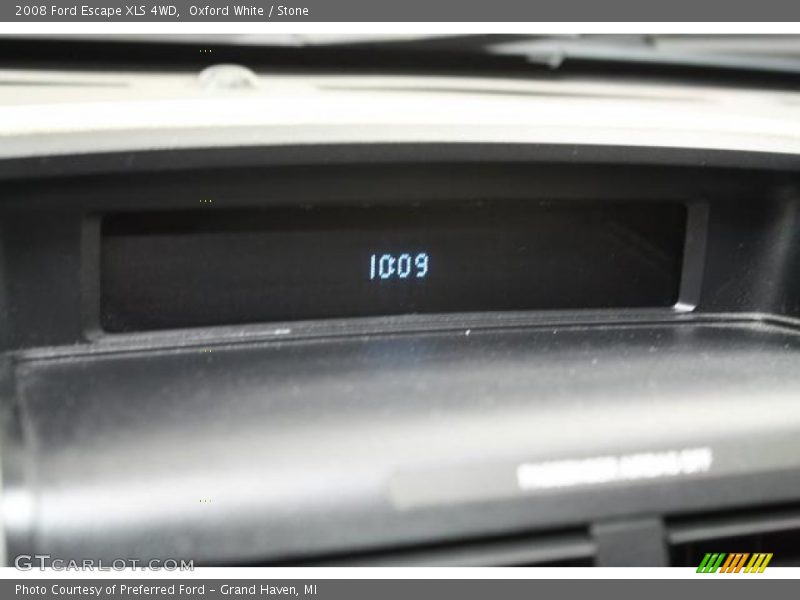 Oxford White / Stone 2008 Ford Escape XLS 4WD