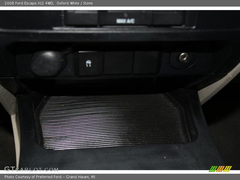 Oxford White / Stone 2008 Ford Escape XLS 4WD