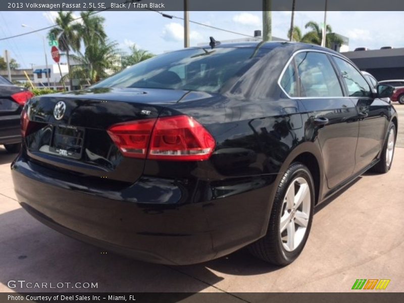Black / Titan Black 2013 Volkswagen Passat 2.5L SE