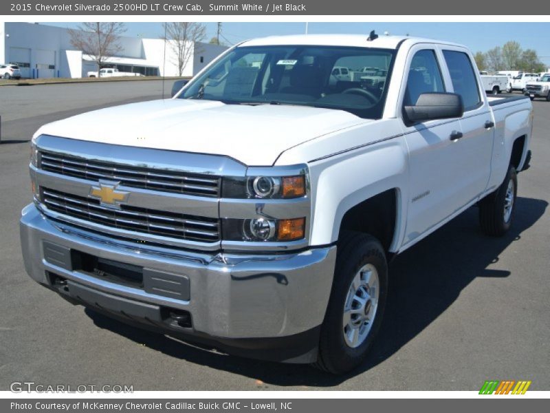 Front 3/4 View of 2015 Silverado 2500HD LT Crew Cab