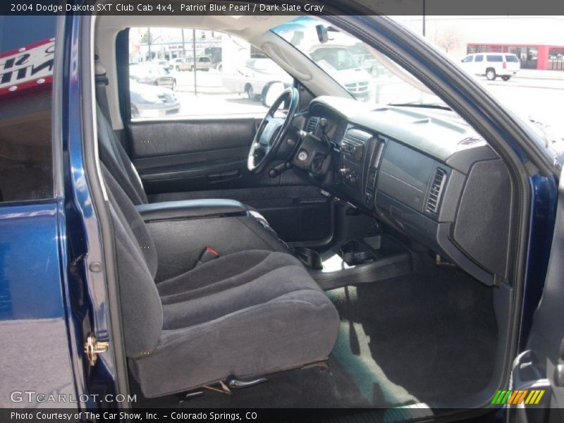 Patriot Blue Pearl / Dark Slate Gray 2004 Dodge Dakota SXT Club Cab 4x4