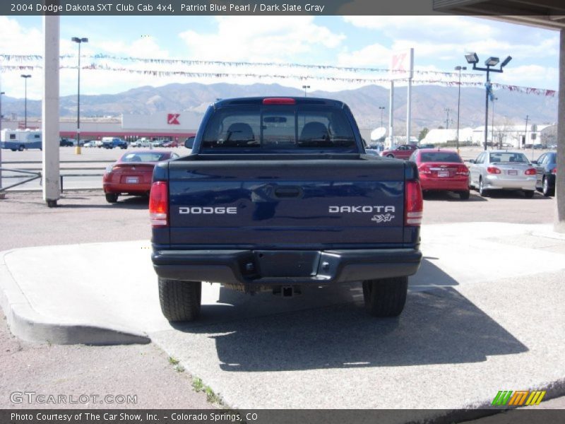 Patriot Blue Pearl / Dark Slate Gray 2004 Dodge Dakota SXT Club Cab 4x4