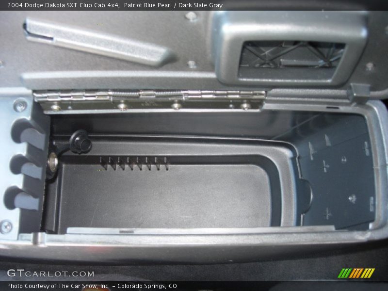 Patriot Blue Pearl / Dark Slate Gray 2004 Dodge Dakota SXT Club Cab 4x4